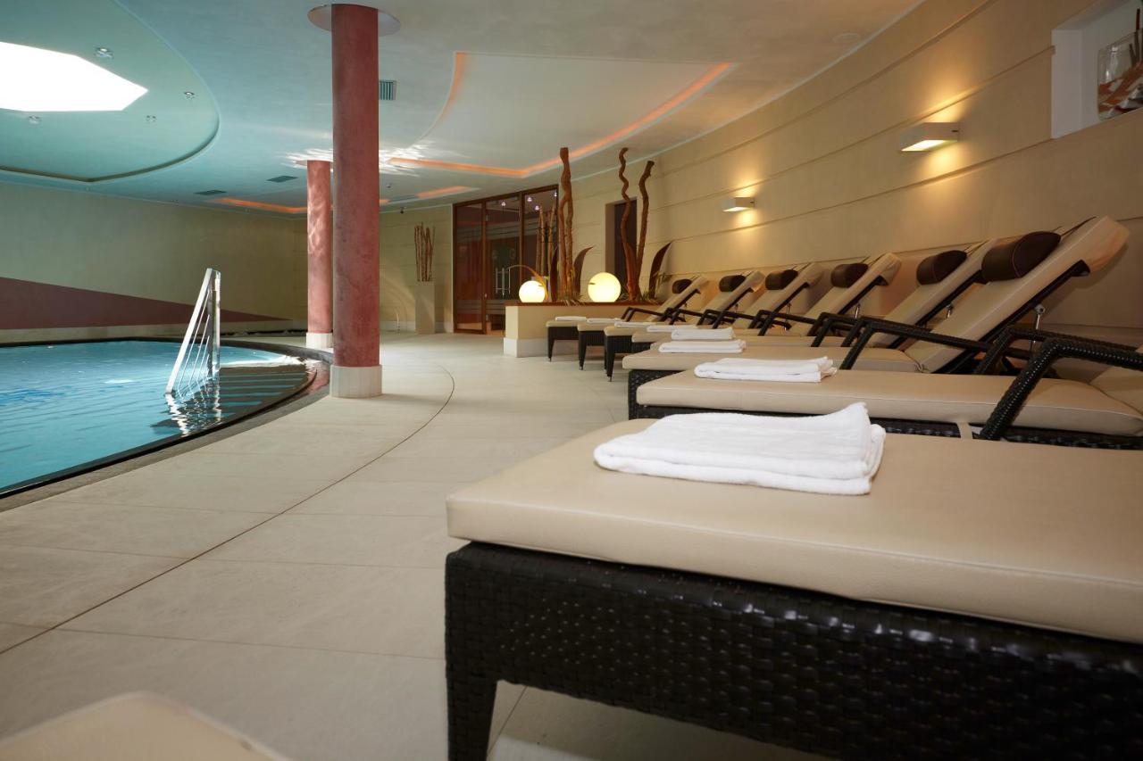 Hotel Carmen Dolomites Santa Cristina Val Gardena Exterior foto